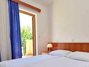 Nice apartment for 3 guests with WIFI, A/C, pool, terrace and pets allowed - Image 3