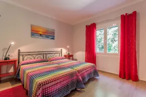 Wohnung im 1. Stock mit privatem Pool in der ruhigen, schönen Strände von Cala. - Image 5
