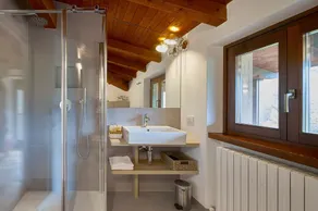 Appartement mansardé \"Papavero\" avec balcon, vue sur les montagnes et Wi-Fi - Image 2