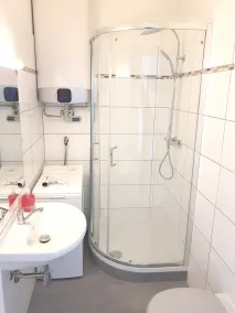 Central Apartment close to inner ring  metro  airconditioned  A32 - Image 3