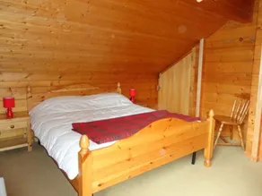 Chalet 3 Chambres 8 Pers, 800m Pistes, Parking Couvert, Poêle à Bois, Quartier Calme - FR-1-572-224 - Image 3