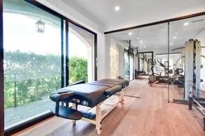 Luxury Resort Style Hollywood Hills Villa - Image 5