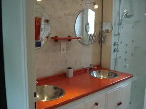 Geräumige WOHNUNG in einer VILLA mit BEHEIZTEM PRIVATPOOL, GARTEN 2500m² - Image 5