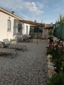 Rum i villa med pool - Image 2