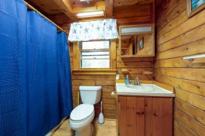Bay-View. Waterfront Log cabin on the bay. Pet Friendly.  - Image 3