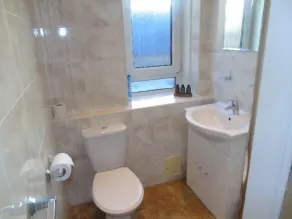 Snug - Krayr Apartment - Image 2