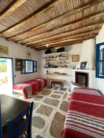 House with sea view and beach - Image 2