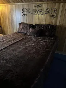 Furnished dormer room  neighboring the Maysville Country Club. - Image 4