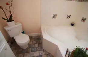 COUPLES OR SINGLE FAMILY ONLY/ %100 refund at all times if not happy - Image 4