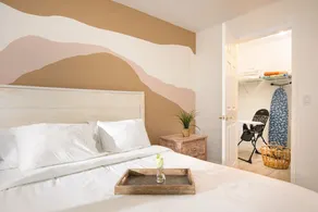 The Bohemian Heaven! with jacuzzi, Playgroud, 2miles to downtown - Image 5