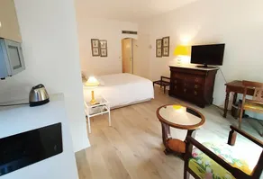 Appart'hotel Le Saint Antoine - Le Studio Confort en Centre Ville - Image 3