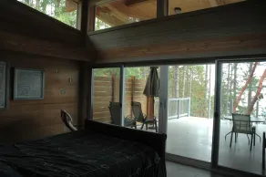 Gema de la Costa del Sol: Cerca de Savary Island con las comodidades del continente - Image 5