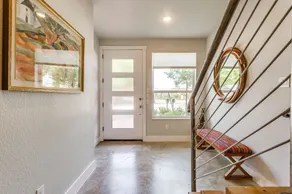 MODERN & SPACIOUS RENTAL IN DOWNTOWN FT WORTH'S SOUTHSIDE, WALK TO EVERYTHING! - Image 3