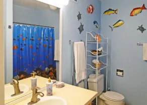 À quelques pas de la plage dans ce condo haut de gamme en bord de mer (tarifs seniors disponibles) - Image 4