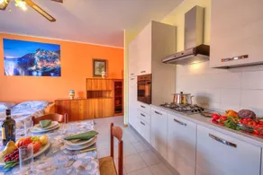 Peter's Cozy Studio-Balcony+Free Parking - Happy Rentals - Image 5