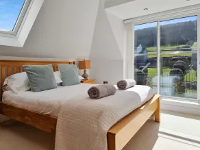 4 POINT VIEW-Award Winning 3 Bed Apartment with parking /Croyde Bay - 5 min walk - Image 5