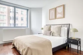 Airy Kips Bay 1BR w/ Elevator & Doorman, walk to Herald Sq, by Blueground - Image 5
