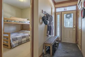 Deluxe Grandview Condo with High Ceilings with Great Ski Access - Pet Friendly! - Image 5
