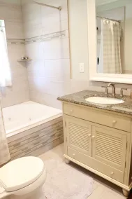 WORLD CUP matches just 5 min away!  75\" TV, KING BED, Lg 1 acre Yard, Sleeps 8 - Image 5