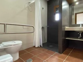 Apartamento con Doble Entrada y Piscina Compartida en el Palmar - Image 3