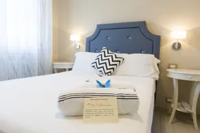2-bedroom suite - Image 3