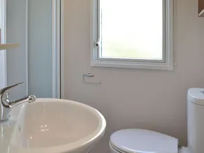 1 bedroom accommodation in Chard - Image 2