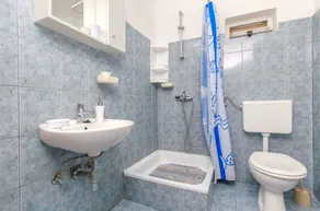 House Jozo - Image 2