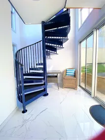 Eagles Nest Cottage where everything is better with an ocean view and breeze - Image 2