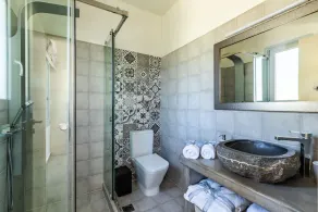 State-of-the-Art Villa has Infinity Pool, Jacuzzi, Comfort Cooling, Sunset View - Image 2