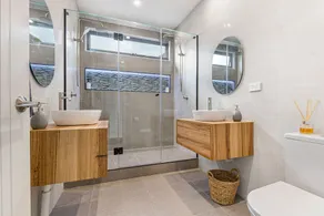 Luxury home - Image 2
