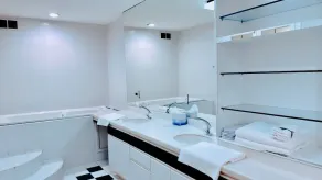Highrise luxury two bedroom condo in Downtown Atlanta within minutes!! - Image 5