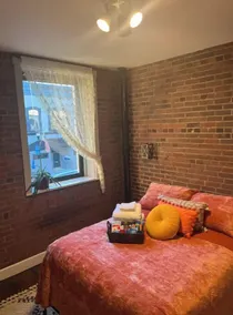Cozy historic loft styled apartment - Image 4