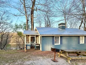 Cottage 4- Lee’s Ford Marina - Image 4