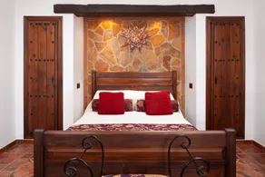 Luxury holiday retreat, 2 pools, heated jacuzzi and free fibre optic WiFi and equestrian facilities - Image 5