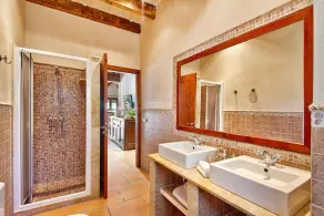 Stunning Villa, with large pool & gardens - Image 2