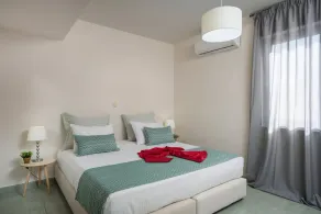 Luxury villa near Beach, with Private Pool & Views - Image 2