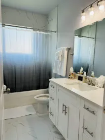 Brand New Tampa Oasis with Private Jacuzzi Retreat - Image 5