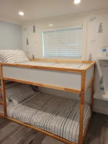 Cozy Port Dalhousie Cottage - walkable to everything (pet friendly) - Image 5