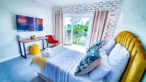 Exquisite Pont de Val Riverside Escape Apartment - Image 4