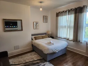 1 Bed Flat - Sleeps 3 - Parking - Wifi - Image 5