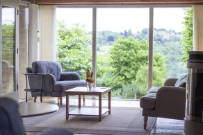 Lovely Cotswolds farm house on an award winning vineyard with stunning views - Image 5