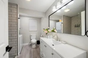 Park Combo | 6BR Waterfront | with Hot tub Sleeps 19! - Image 4