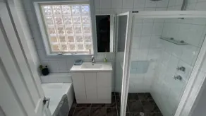 Ongermein, double story beach house a stone throw from the Indian Ocean.  - Image 3