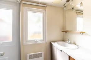Mobile Home for 6 Guests with Shared Pool and Private Terrace - Image 2