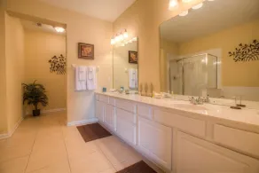 Rester dans le style avec toutes les commodités de la maison dans cet appartement luxueusement !!! - Image 2