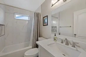 Four Queens Inn ~No Cleaning Fee~ Near Airport/ASU - Image 3