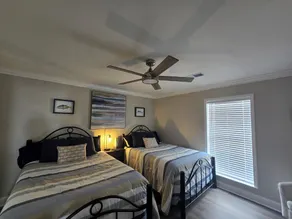 Beautiful Waterfront 3Bdr/2 Bath in Venice Marina  REMODLED NO BOAT SLIP OR ICE - Image 5