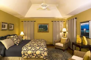 Luxury 6 Bed Beach Villa in Runaway Bay - Image 5