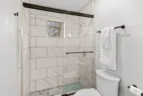 Spacious Family Haven - Walk to Downtown & JBU - Image 4