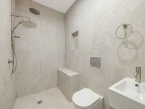 3 Moffat Beach Holiday House - Image 5